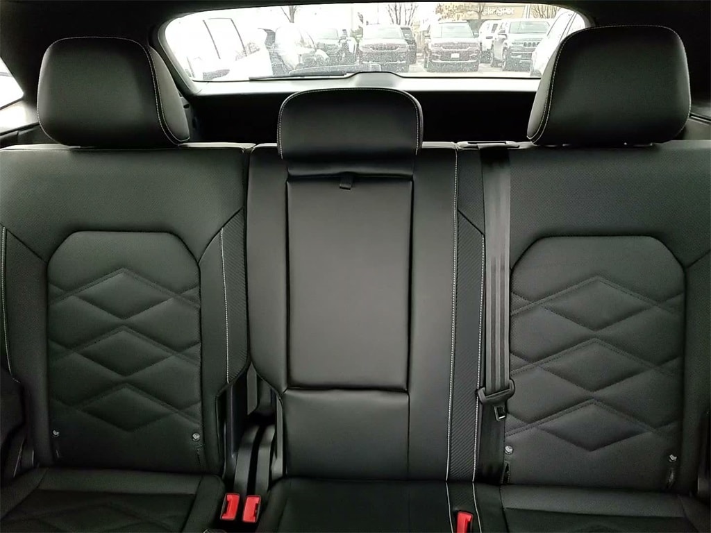 2024 VOLKSWAGEN ATLAS CROSS SPORT - Image 31