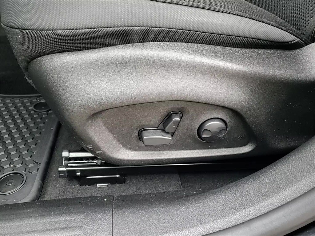 2023 JEEP RENEGADE - Image 12