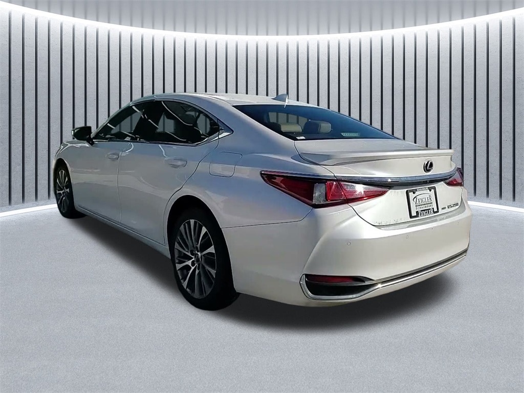 2021 LEXUS ES - Image 15