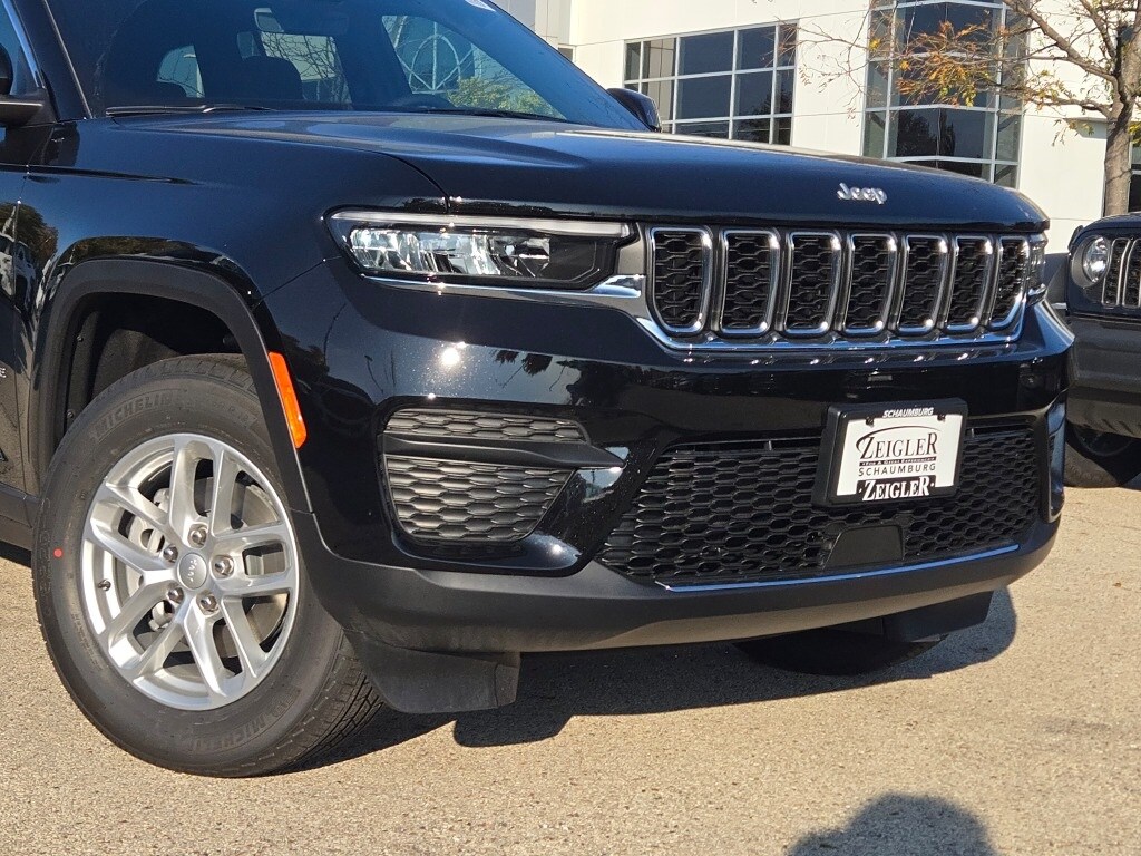 New 2025 Jeep Grand Cherokee Laredo SUV