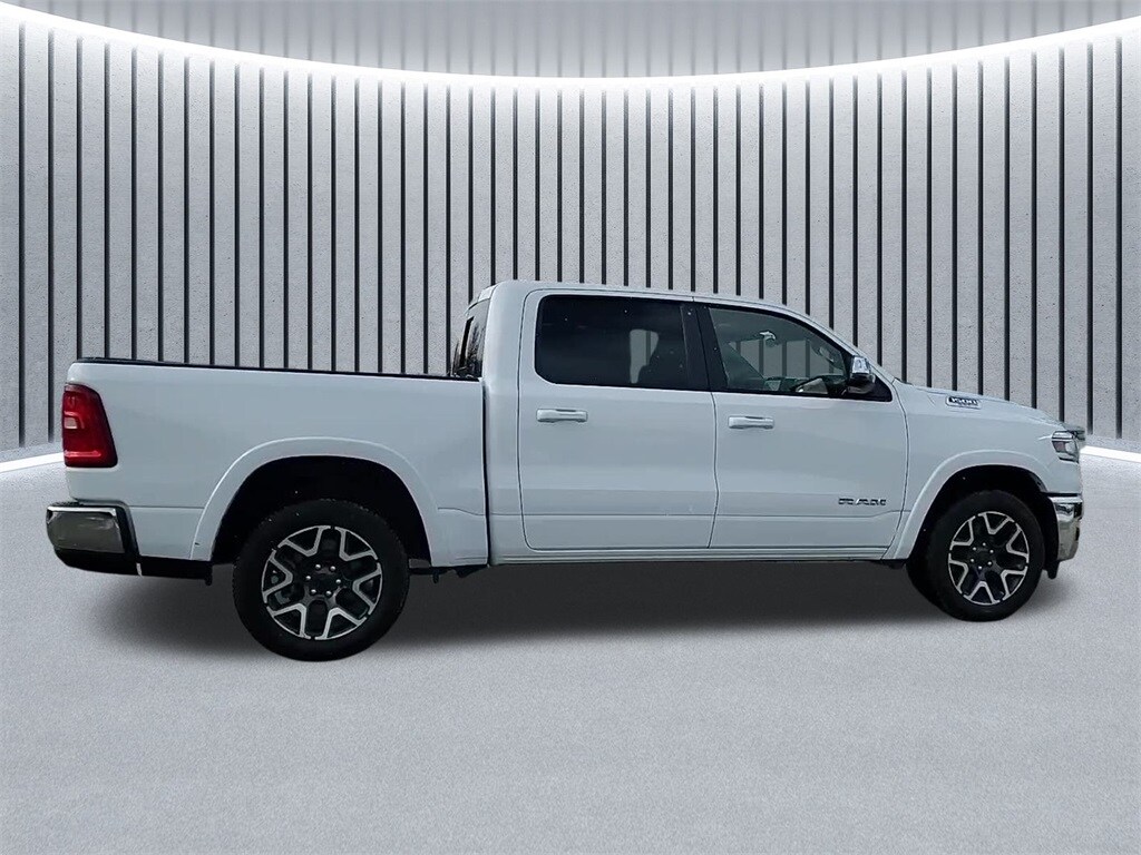 2025 RAM 1500 - Image 2