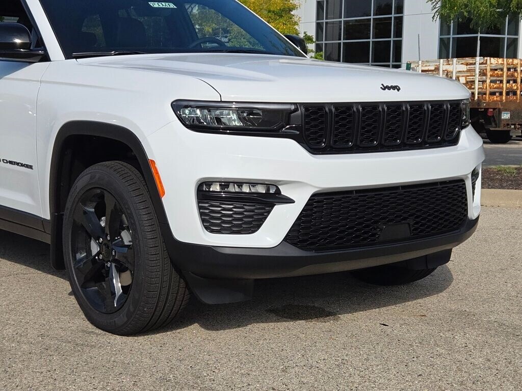 New 2025 Jeep Grand Cherokee Limited SUV