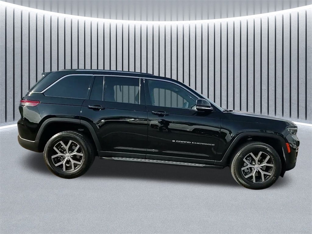 2023 JEEP GRAND CHEROKEE - Image 3