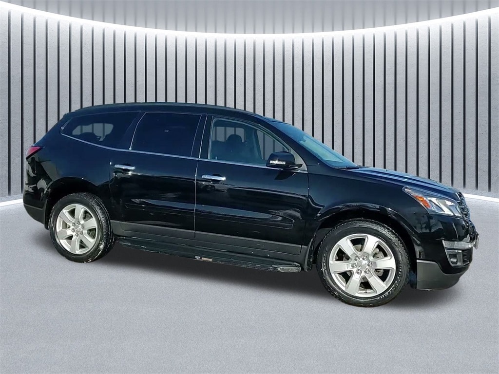 2017 CHEVROLET TRAVERSE - Image 3