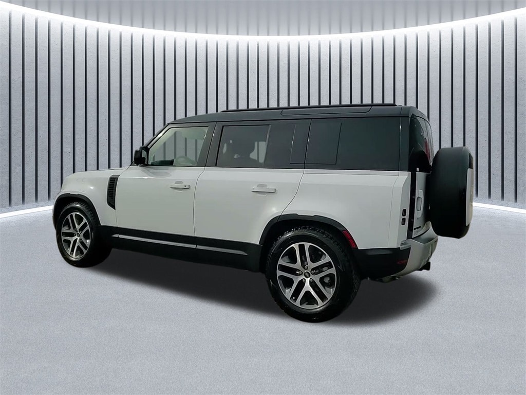 2025 LAND ROVER DEFENDER - Image 12