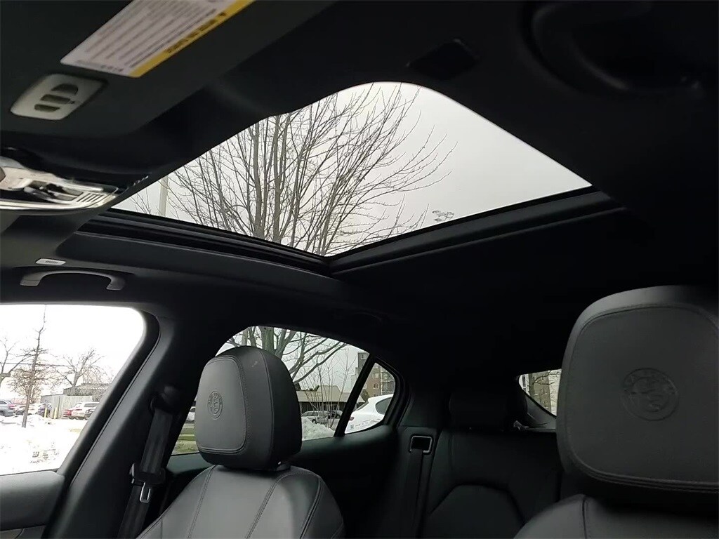 2023 ALFA ROMEO STELVIO - Image 21