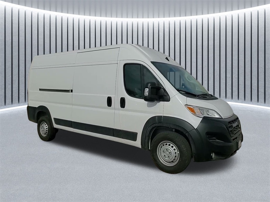 2025 RAM PROMASTER 2500 - Image 2