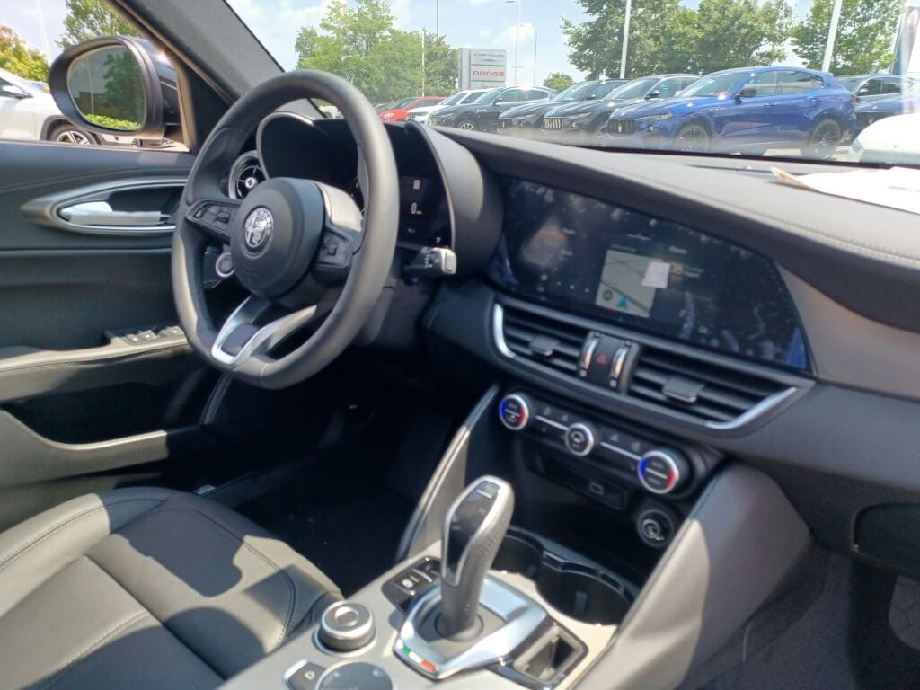 2024 ALFA ROMEO GIULIA (952) - Image 6