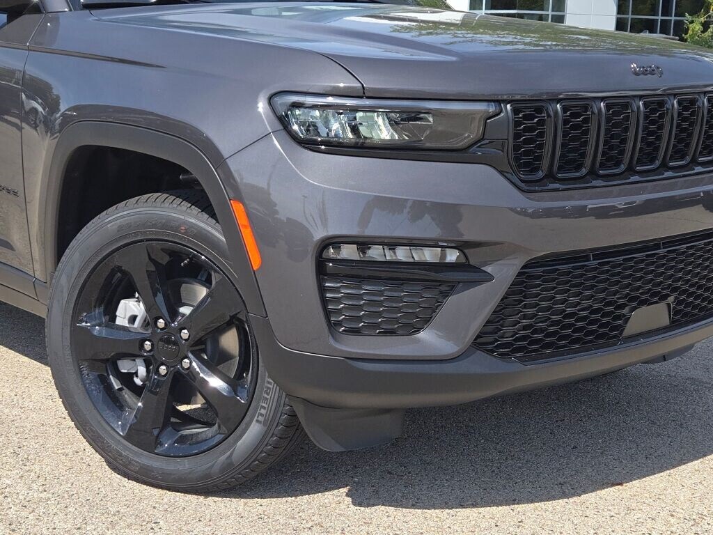 New 2025 Jeep Grand Cherokee Limited SUV