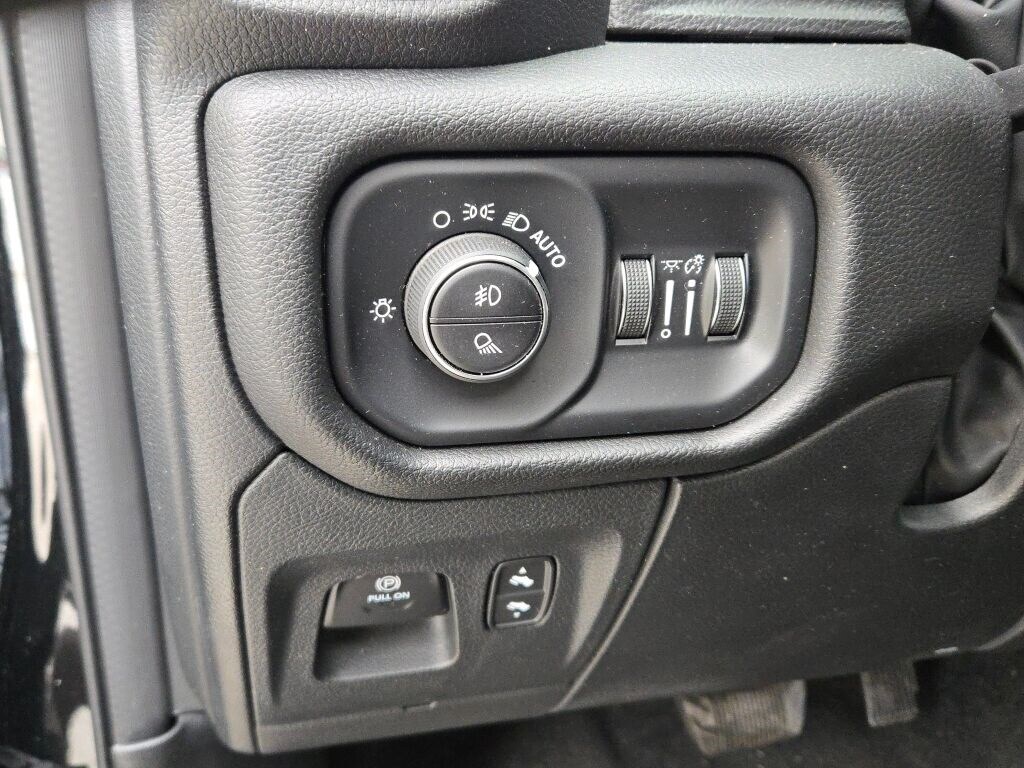 2023 RAM 1500 - Image 25