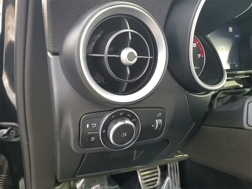 2022 ALFA ROMEO STELVIO - Image 27