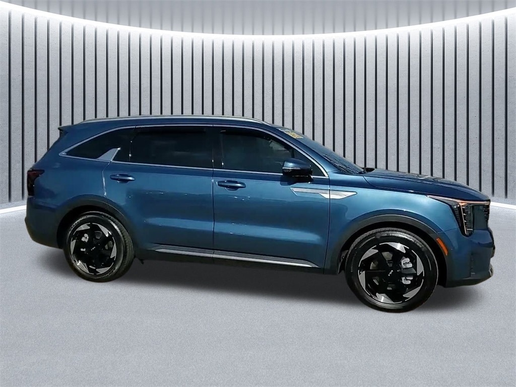 2025 KIA SORENTO - Image 4