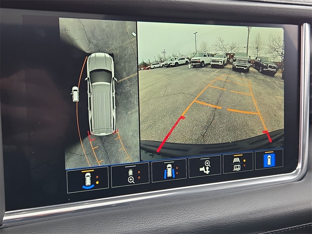 2022 GMC YUKON - Image 15