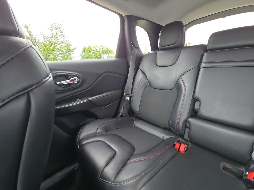 2019 JEEP CHEROKEE - Image 12