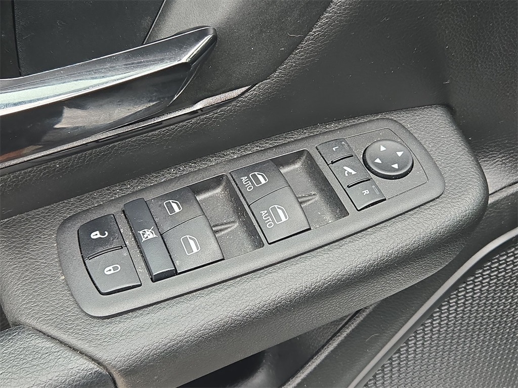 2023 RAM 1500 - Image 22