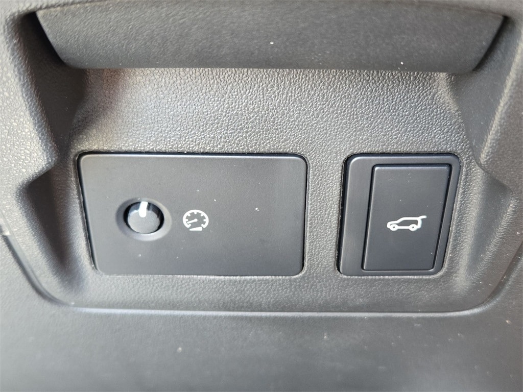 2023 LAND ROVER RANGE ROVER VELAR - Image 18