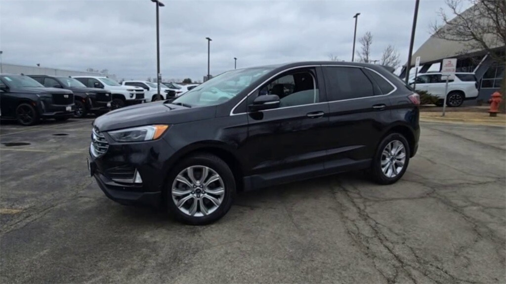 2022 Ford Edge Titanium photo 4