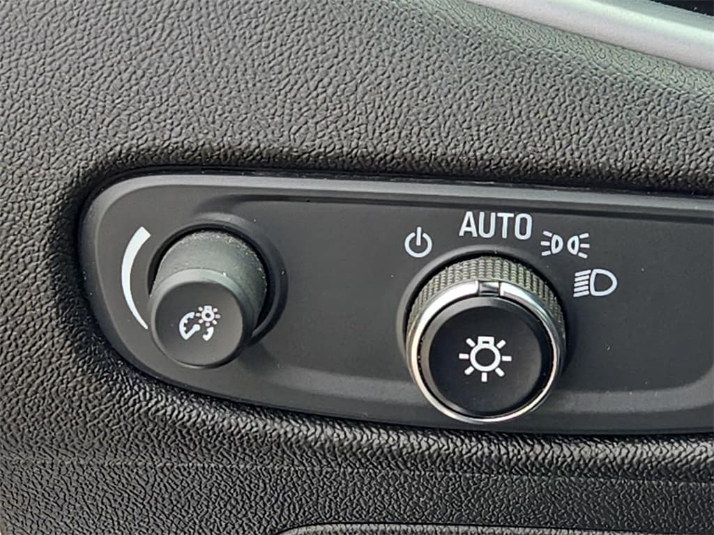 2023 CHEVROLET MALIBU - Image 18