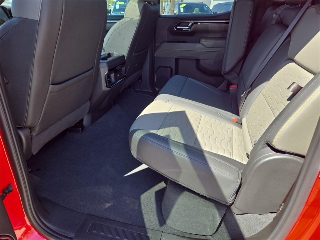 2023 CHEVROLET SILVERADO - Image 32