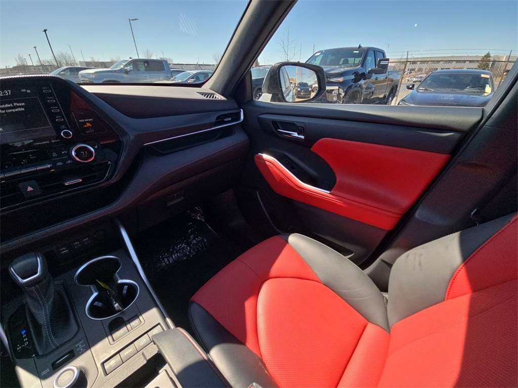 2022 TOYOTA HIGHLANDER - Image 11