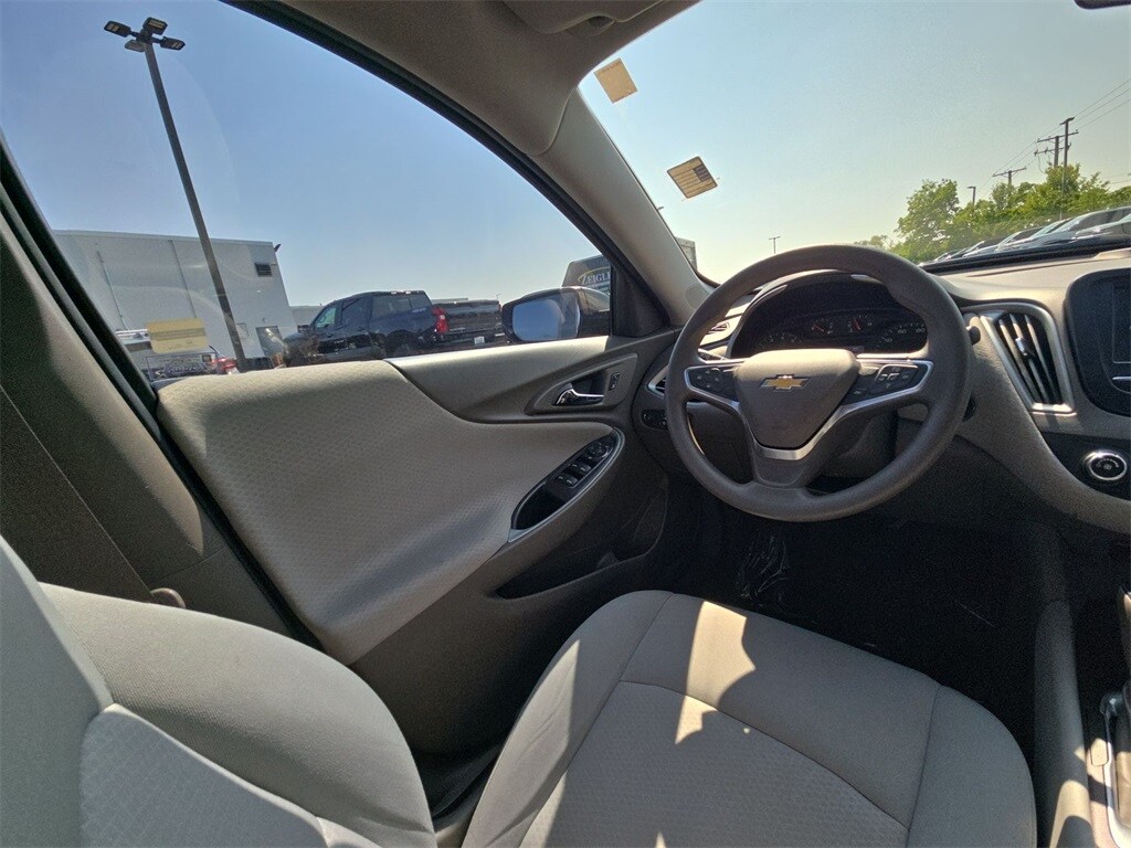 2018 CHEVROLET MALIBU - Image 15