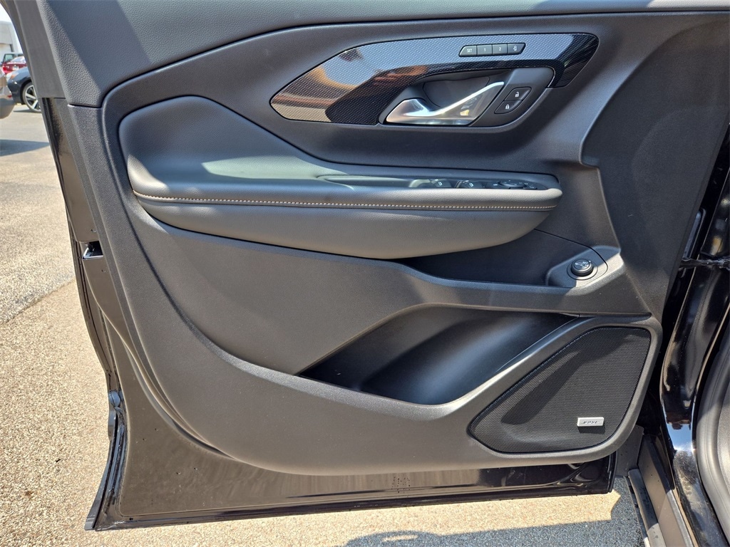 2024 GMC TERRAIN - Image 29