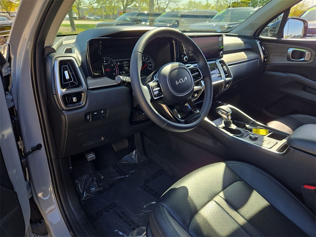 2022 KIA SORENTO - Image 16