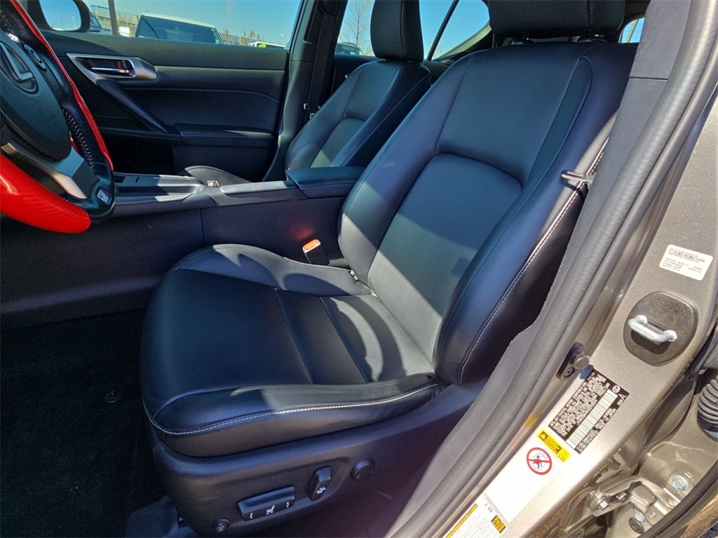 2017 LEXUS CT - Image 24