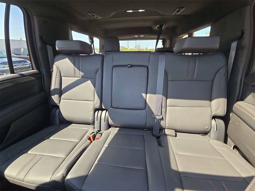 2023 CHEVROLET SUBURBAN - Image 13