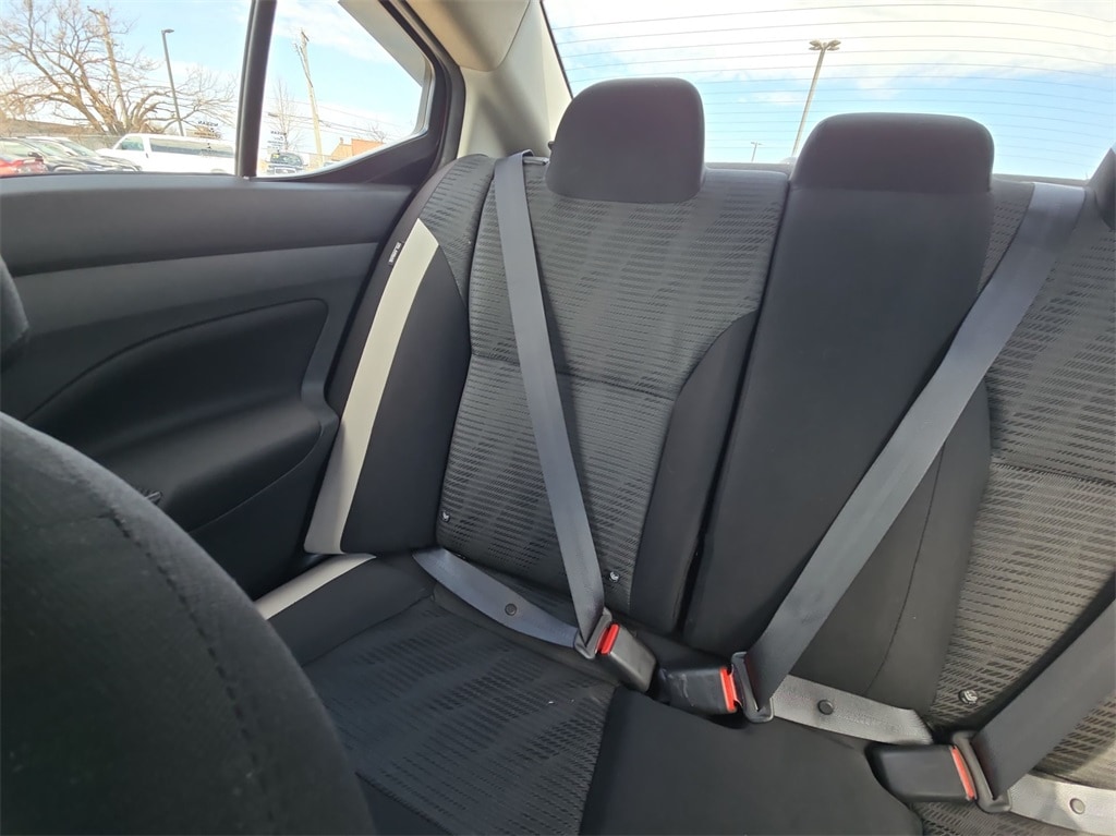 2021 NISSAN VERSA - Image 12