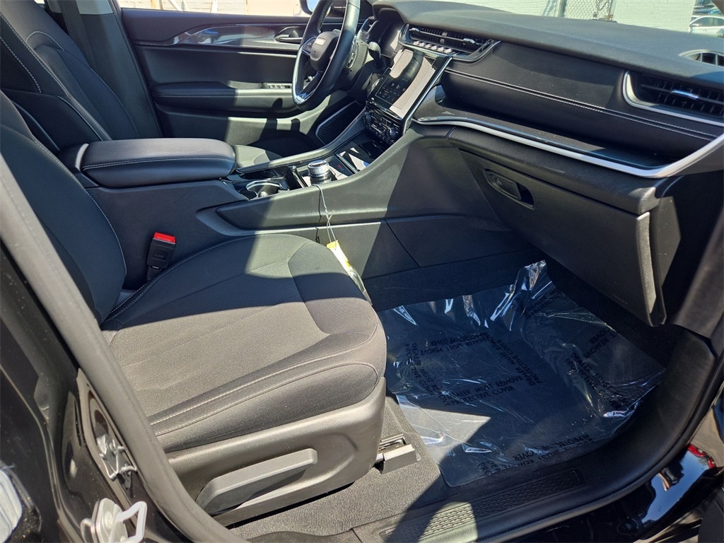 2022 JEEP GRAND CHEROKEE - Image 33