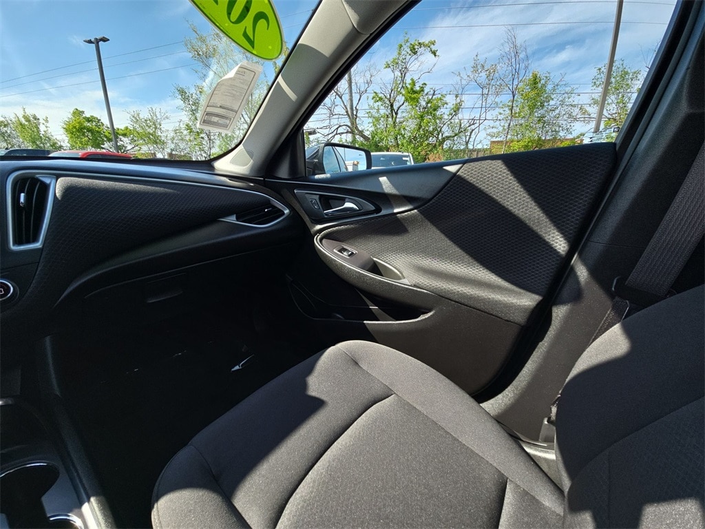 2023 CHEVROLET MALIBU - Image 11