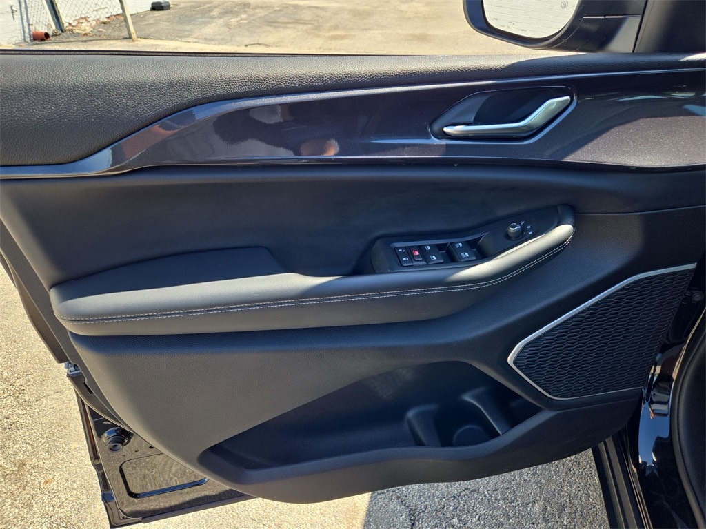 2022 JEEP GRAND CHEROKEE - Image 28