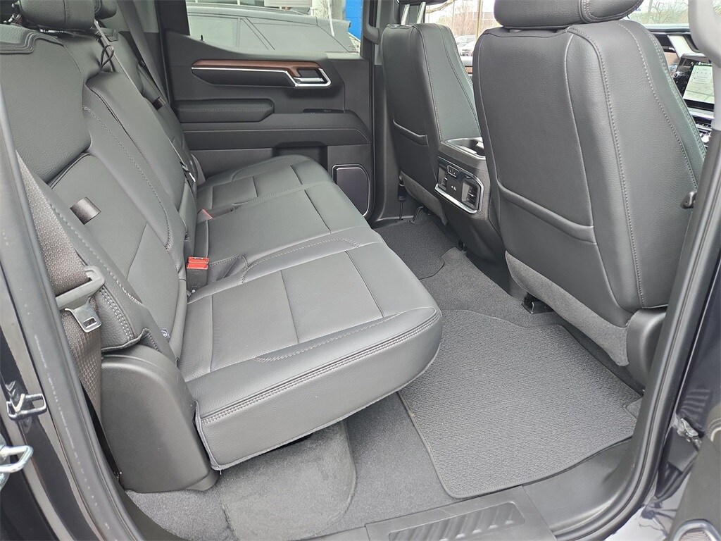 2023 GMC SIERRA - Image 28
