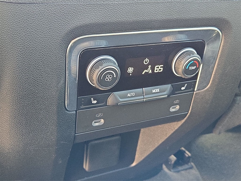 2023 CHEVROLET SUBURBAN - Image 28