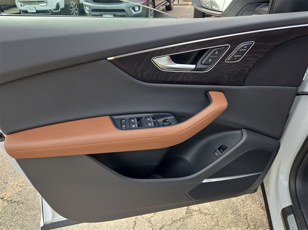 2023 AUDI Q8 - Image 29