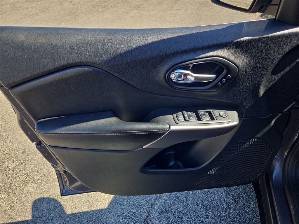 2021 JEEP CHEROKEE - Image 29