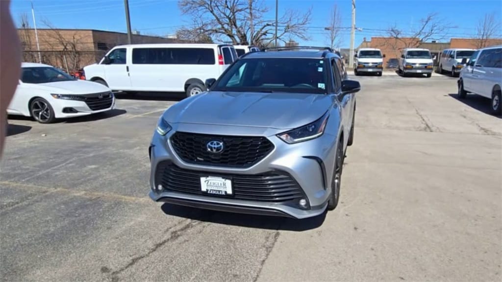 2022 TOYOTA HIGHLANDER - Image 3