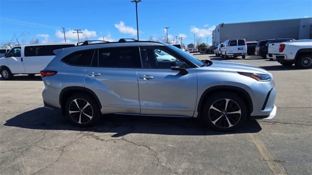 2022 TOYOTA HIGHLANDER - Image 9