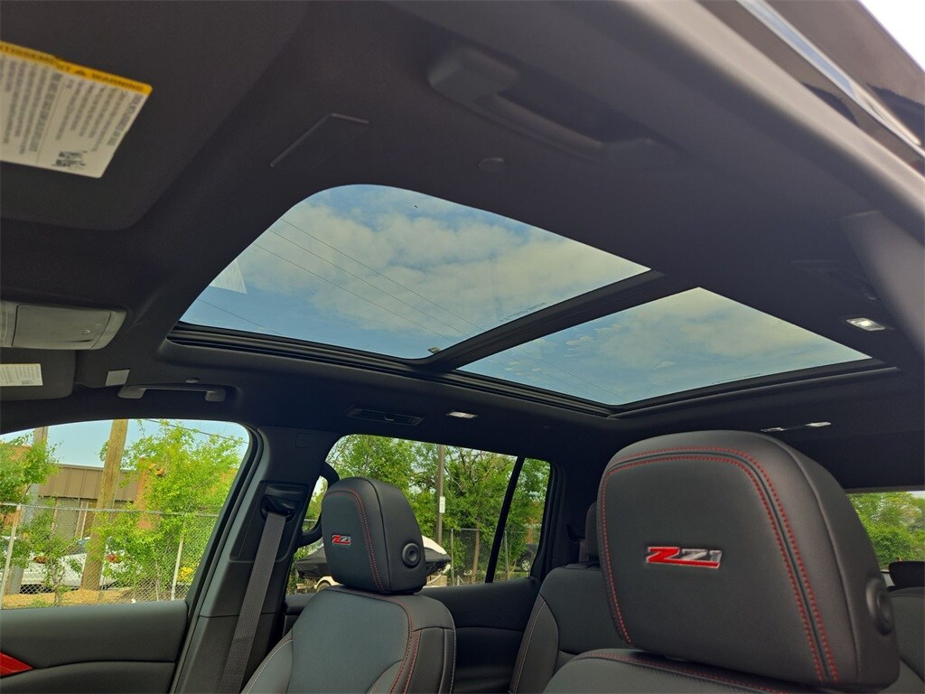 2025 Chevrolet Traverse Z71 - Photo 25
