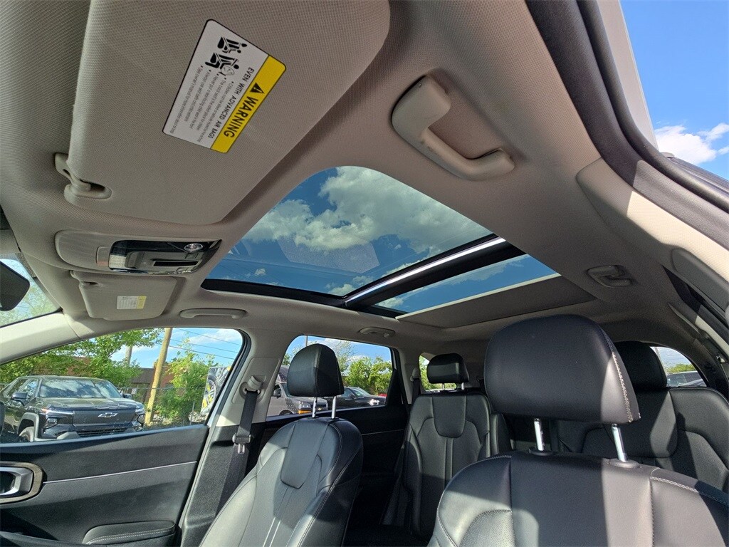 2022 KIA SORENTO - Image 25