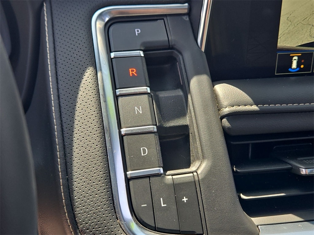 2022 GMC YUKON - Image 16