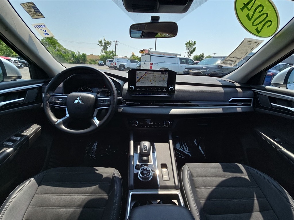 2024 MITSUBISHI OUTLANDER - Image 10