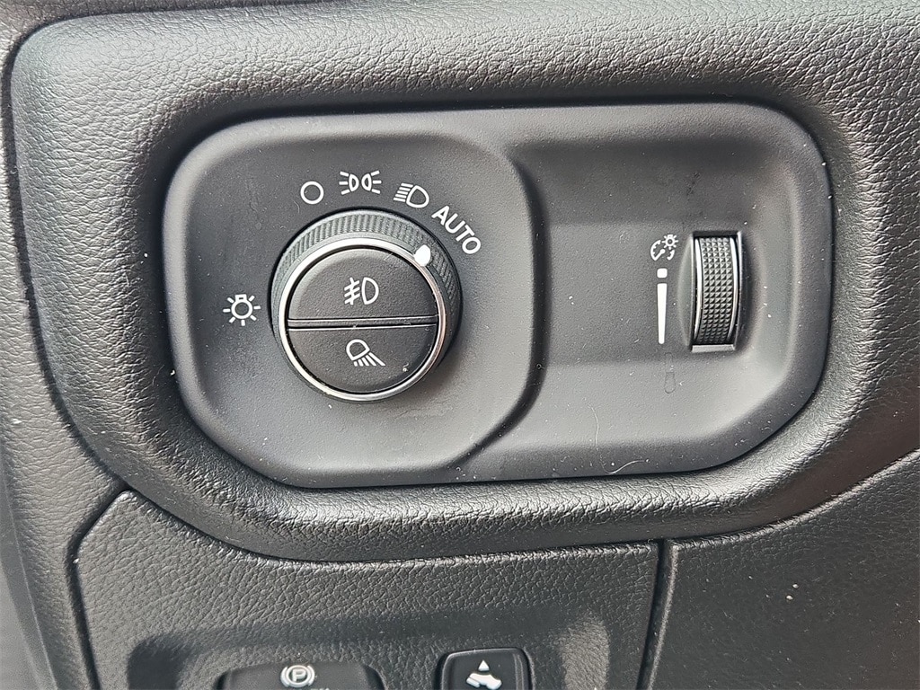 2023 RAM 1500 - Image 17