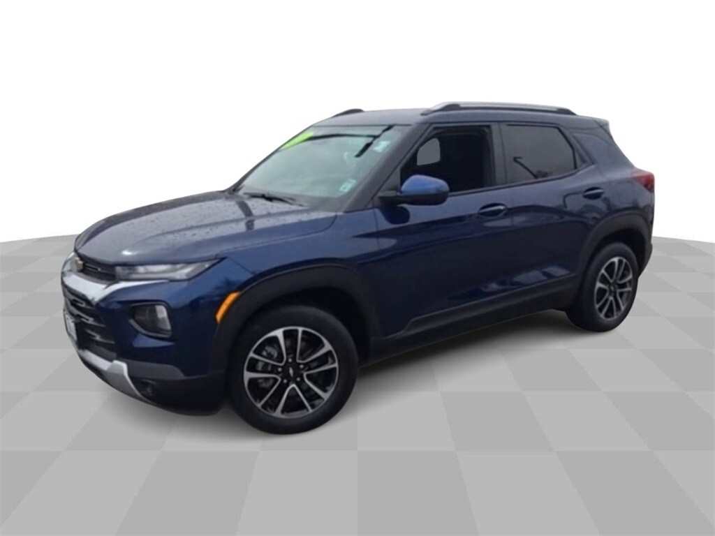 2022 Chevrolet Trailblazer LT photo 2