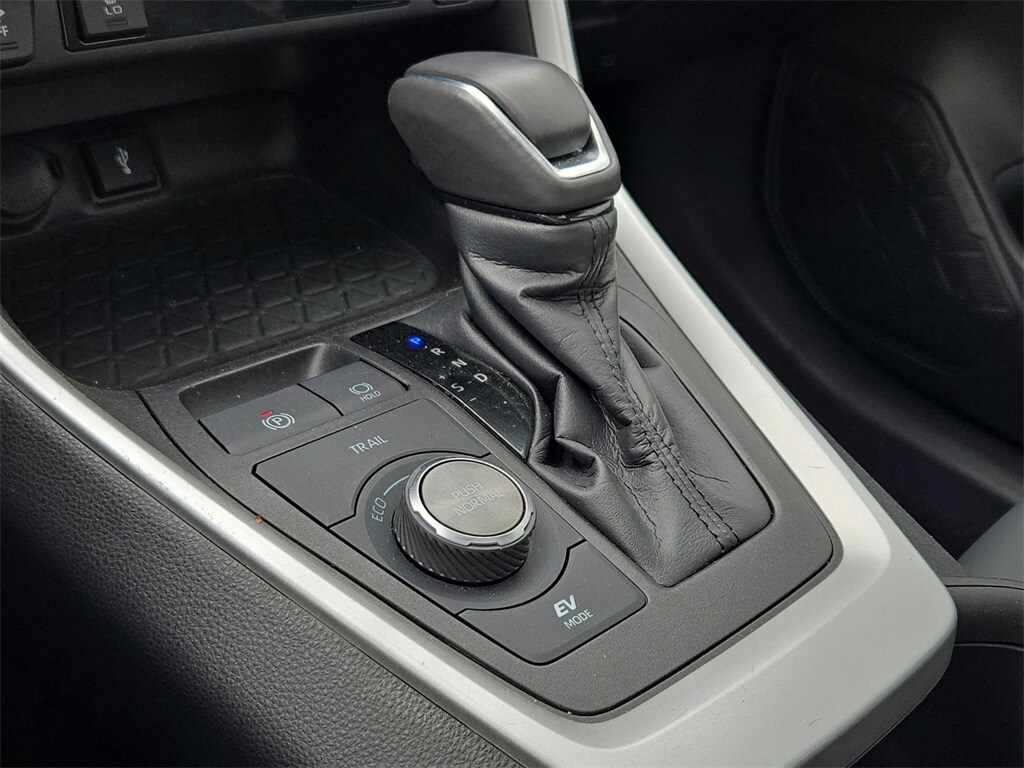 2022 TOYOTA RAV4 - Image 21