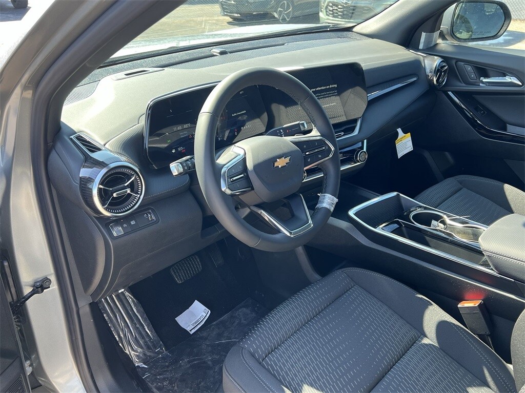 2025 Chevrolet Equinox LT - Photo 10