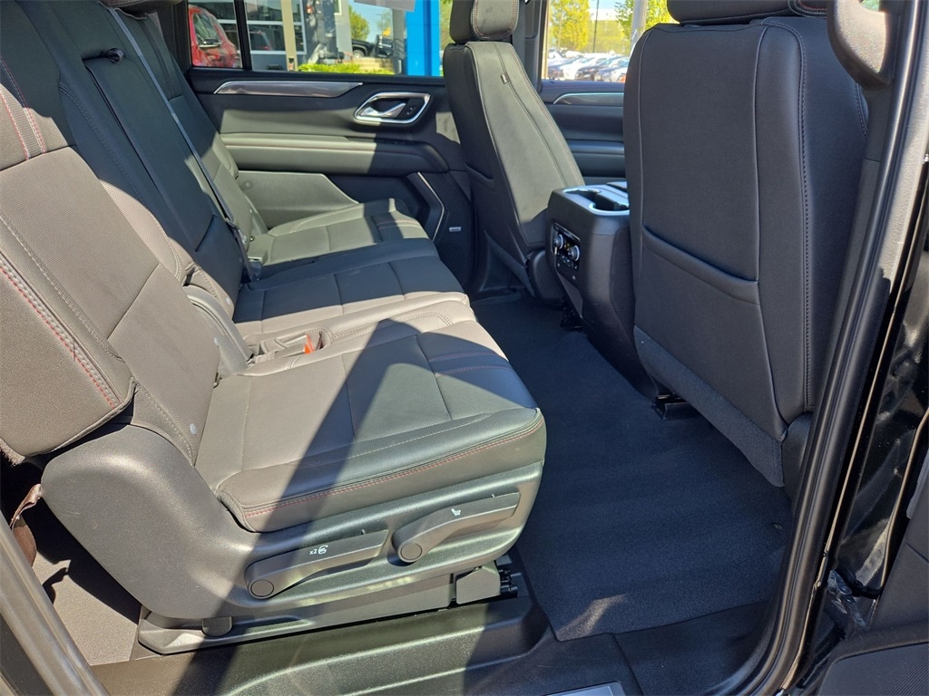 2023 CHEVROLET SUBURBAN - Image 34