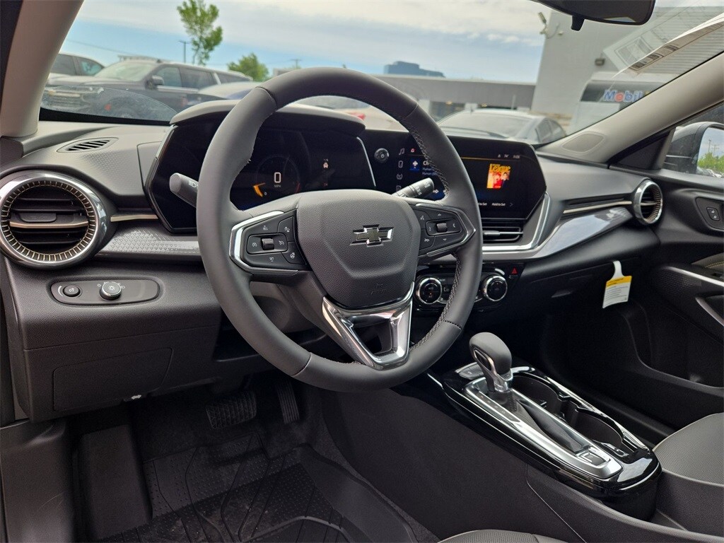 2025 Chevrolet Trax Activ - Photo 16