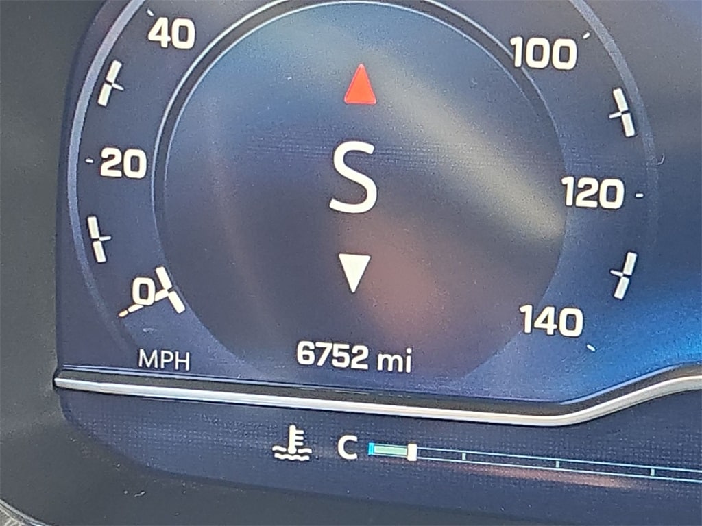 2023 CHEVROLET SUBURBAN - Image 18